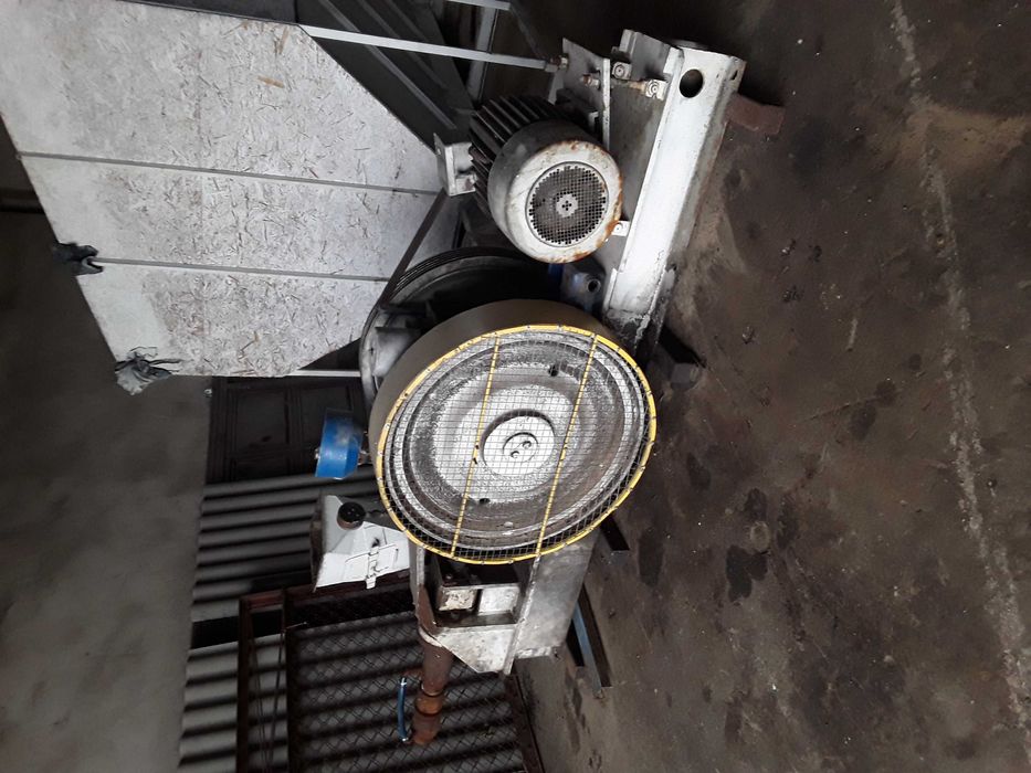 Прес для паливних брикетів