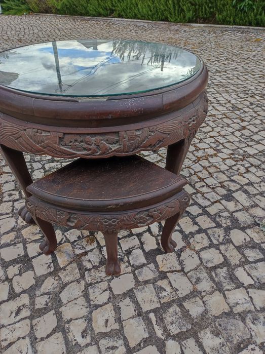 Mesa de sala em madeira