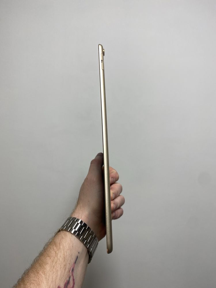 Apple Ipad pro 10.5 64 акб94% Apple pencil в отличном состоянии