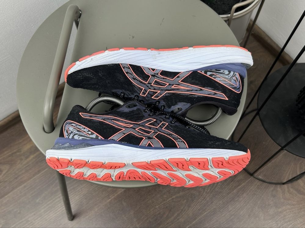 Оригінал! Кросівки Asics Gel Cumulus 40.5 розмір 1075