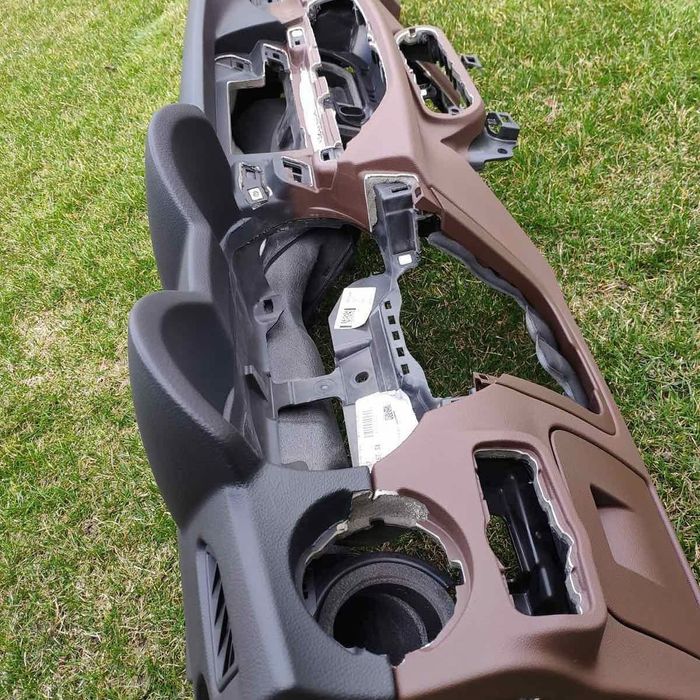 Перетяжка компонентов салона авто