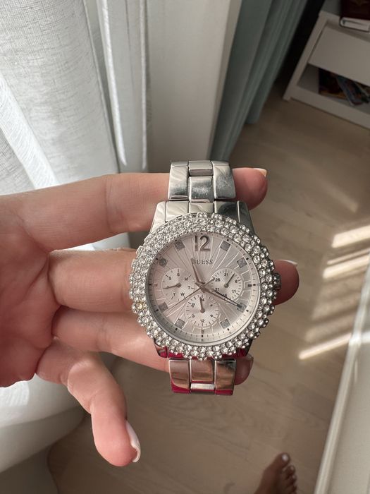 Guees годинник без  пошколжень