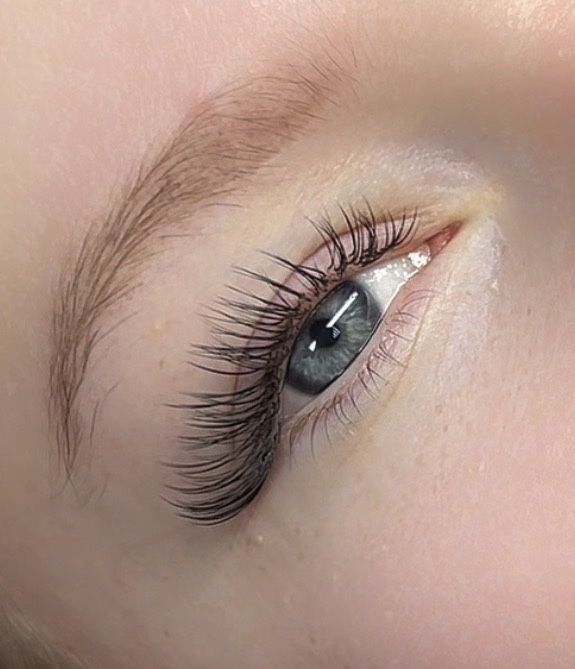 Услуги по наращиванию ресниц Холодная гора