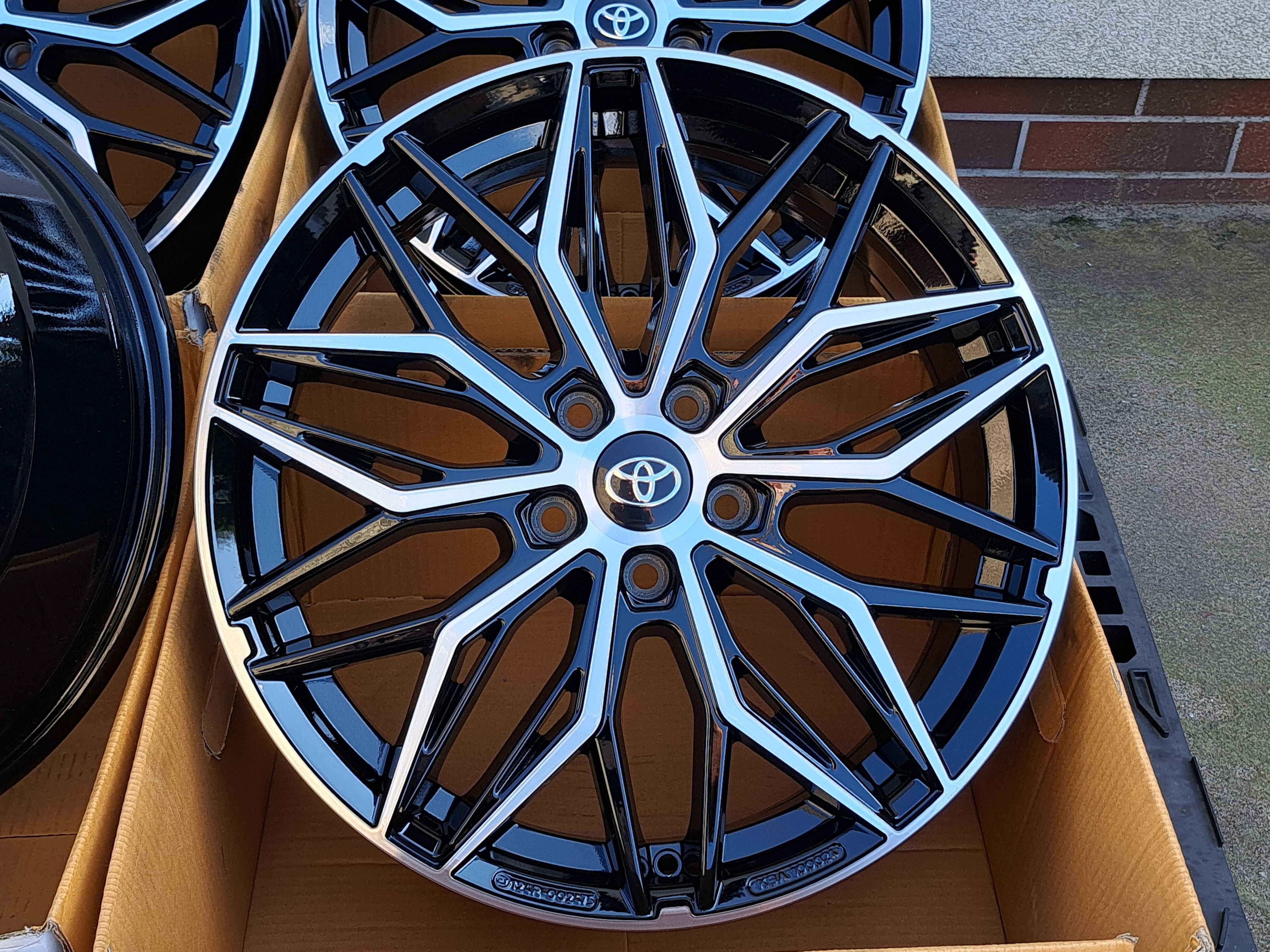 Alufelgi TOYOTA 17 5x114,3 Auris Corolla Avensis Verso INNE! CNC CA26
