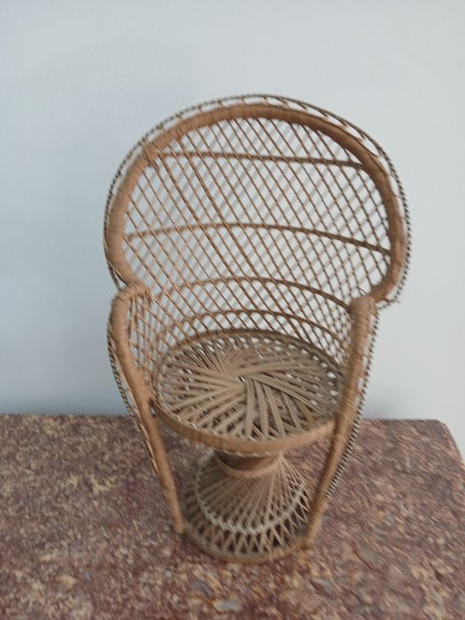 Cadeira em vime 41 cm alt 25 cm largura