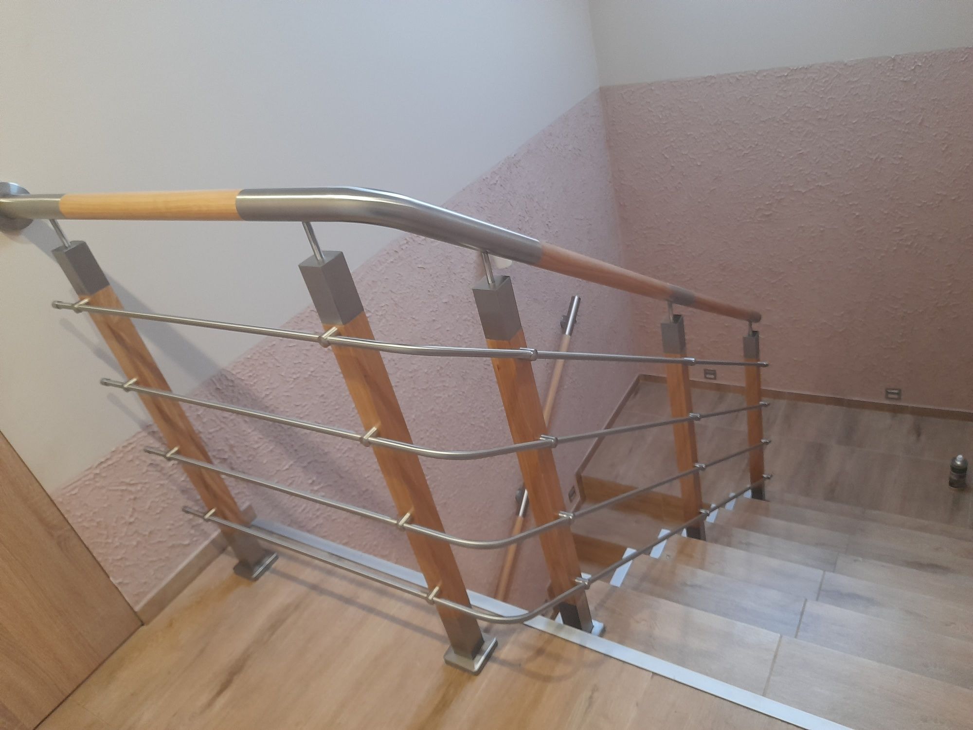 Balustrady nierdzewne. Balkony francuskie. Zadaszenia
