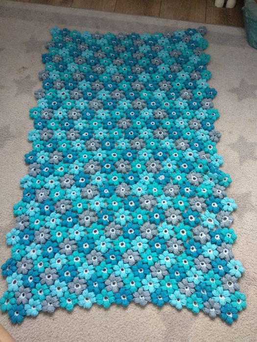 Kocyk pled niemowlęcy robiony na szydełku