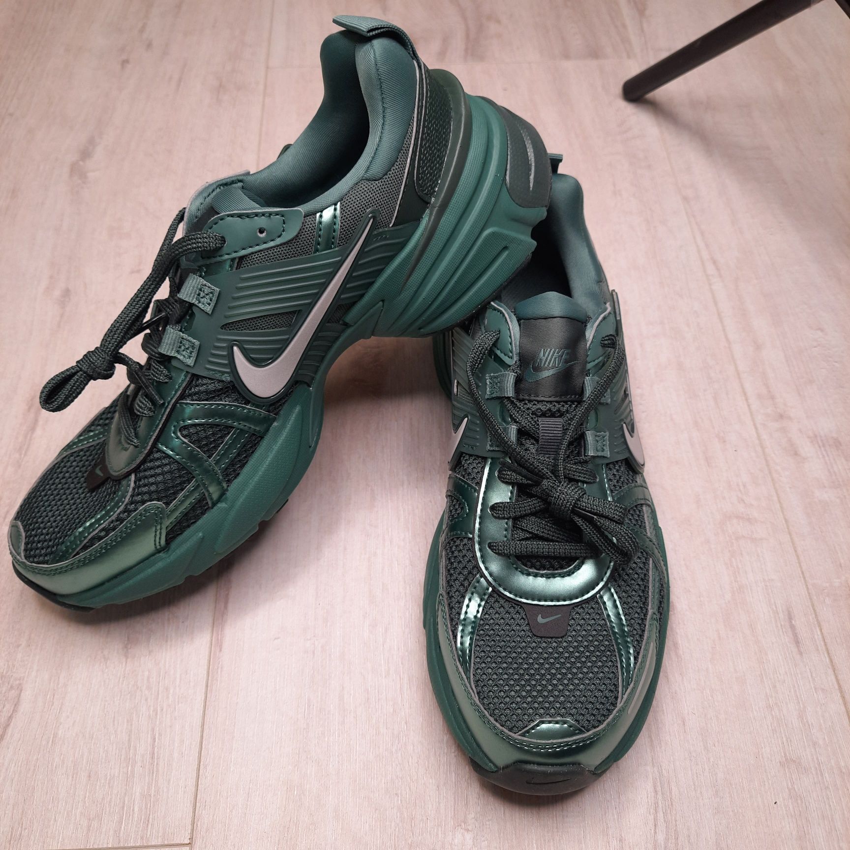 Кросівки Nike V2K Run Green HF5050-361