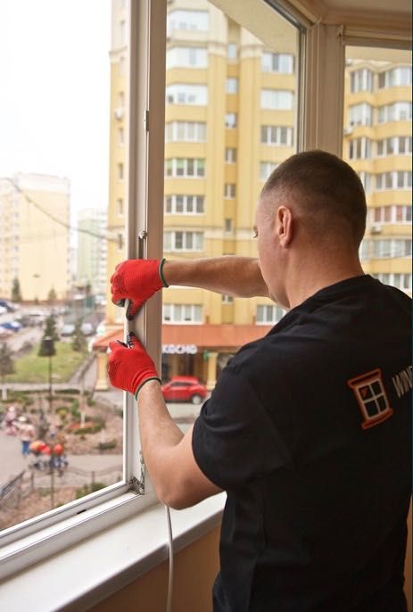 Срочный Ремонт  и регулировка окон и дверей