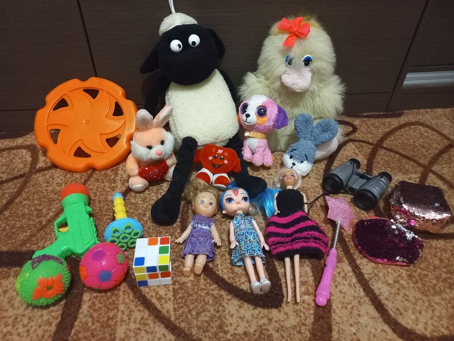 Продам пакет игрушек (разные)