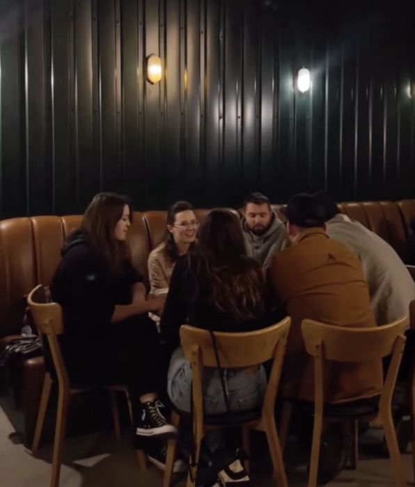 Продаётся стильный районный бар