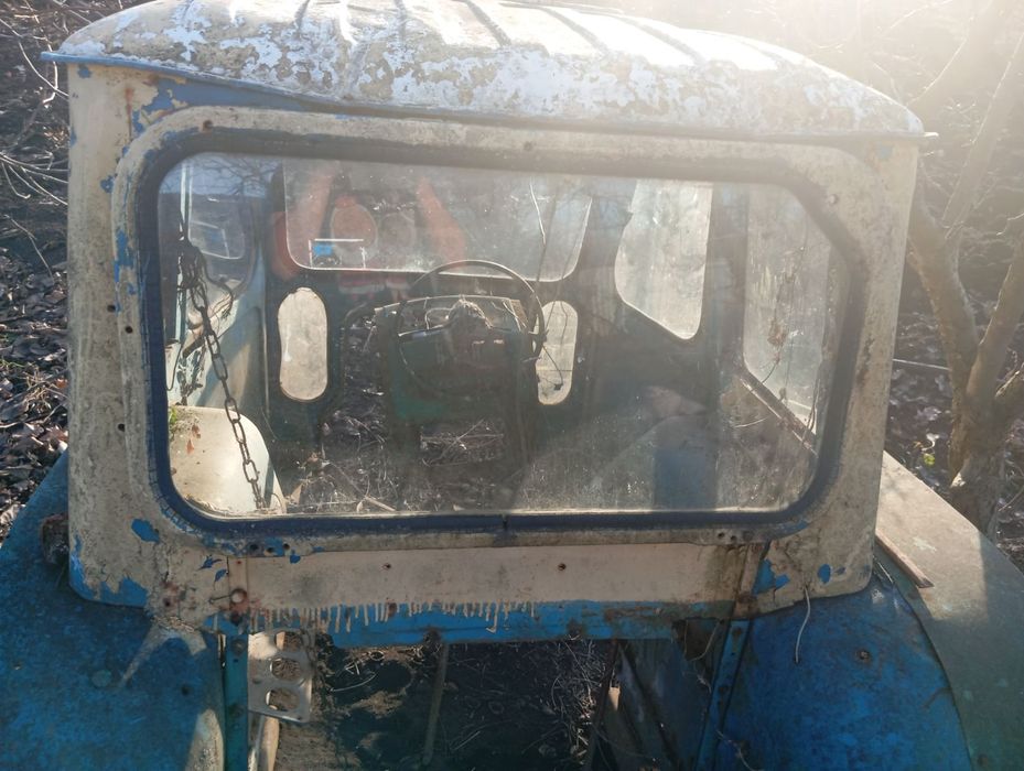 Продам кабину з ЮМЗ маленькая