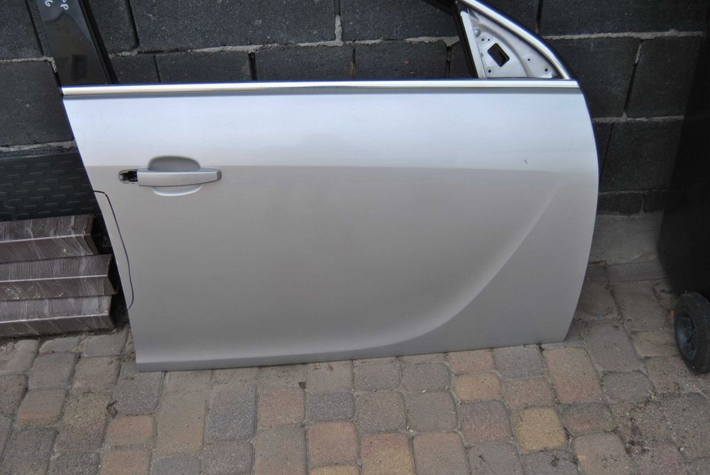 Drzwi Opel Insignia prawy przód Z176