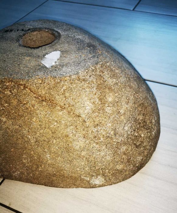 Umywalka z kamienia rzecznego