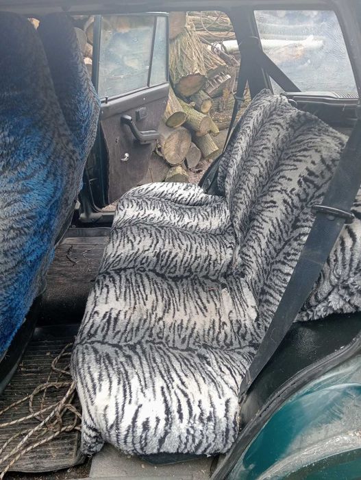 Продам автомобіль .Знаходимось в Київській області.