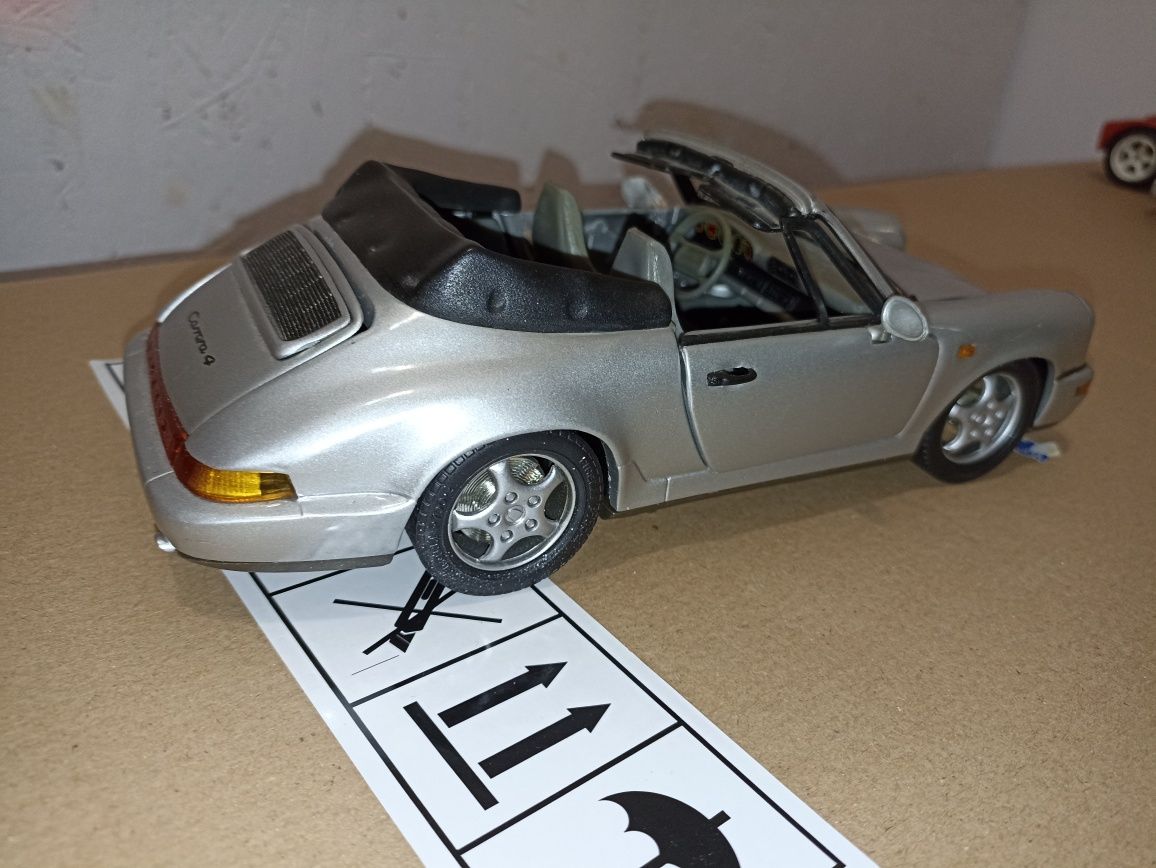 Model Porsche 911 Carrera 4 Anson 1:18