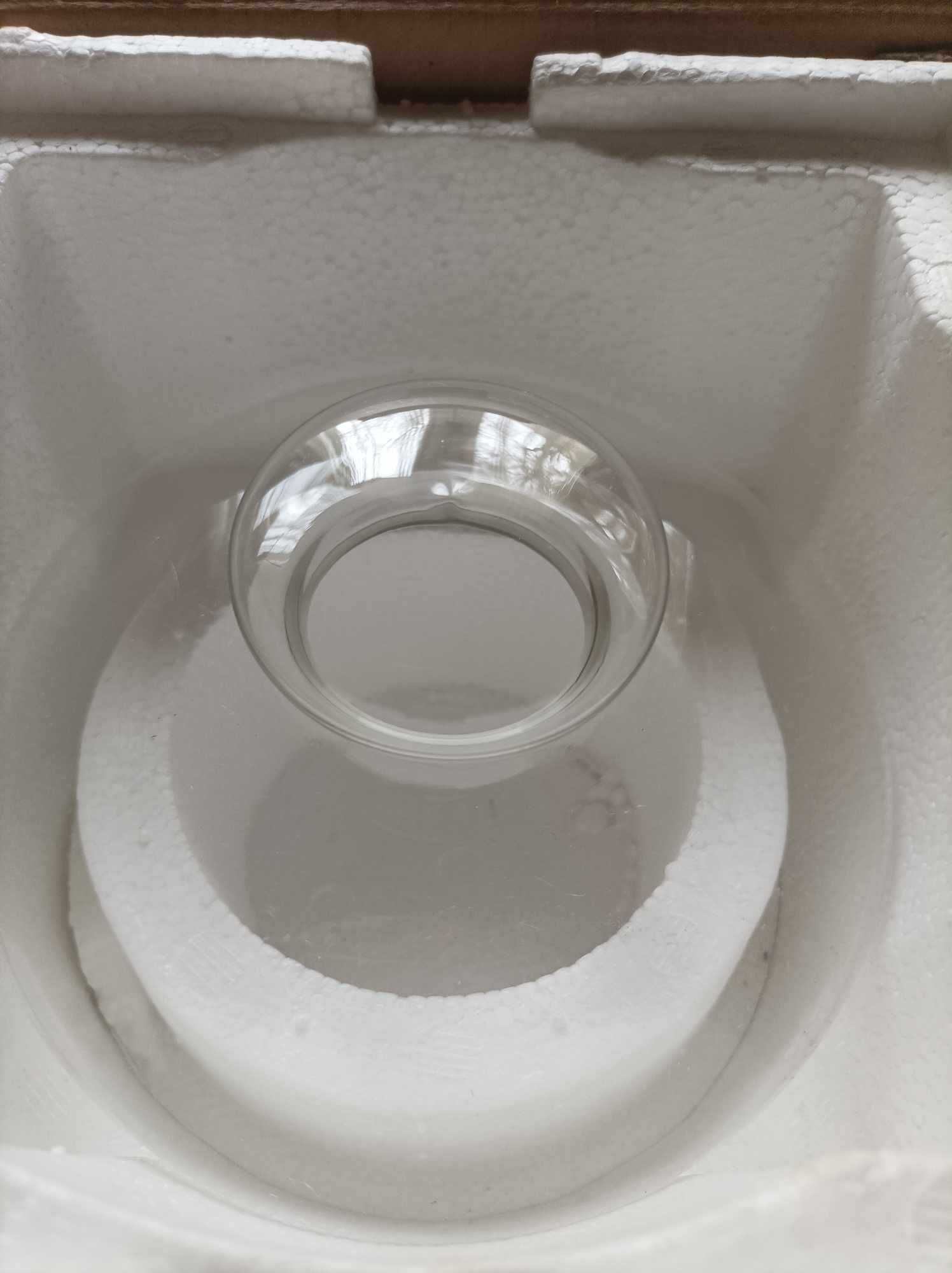 Queijeira com cúpula de vidro elegante