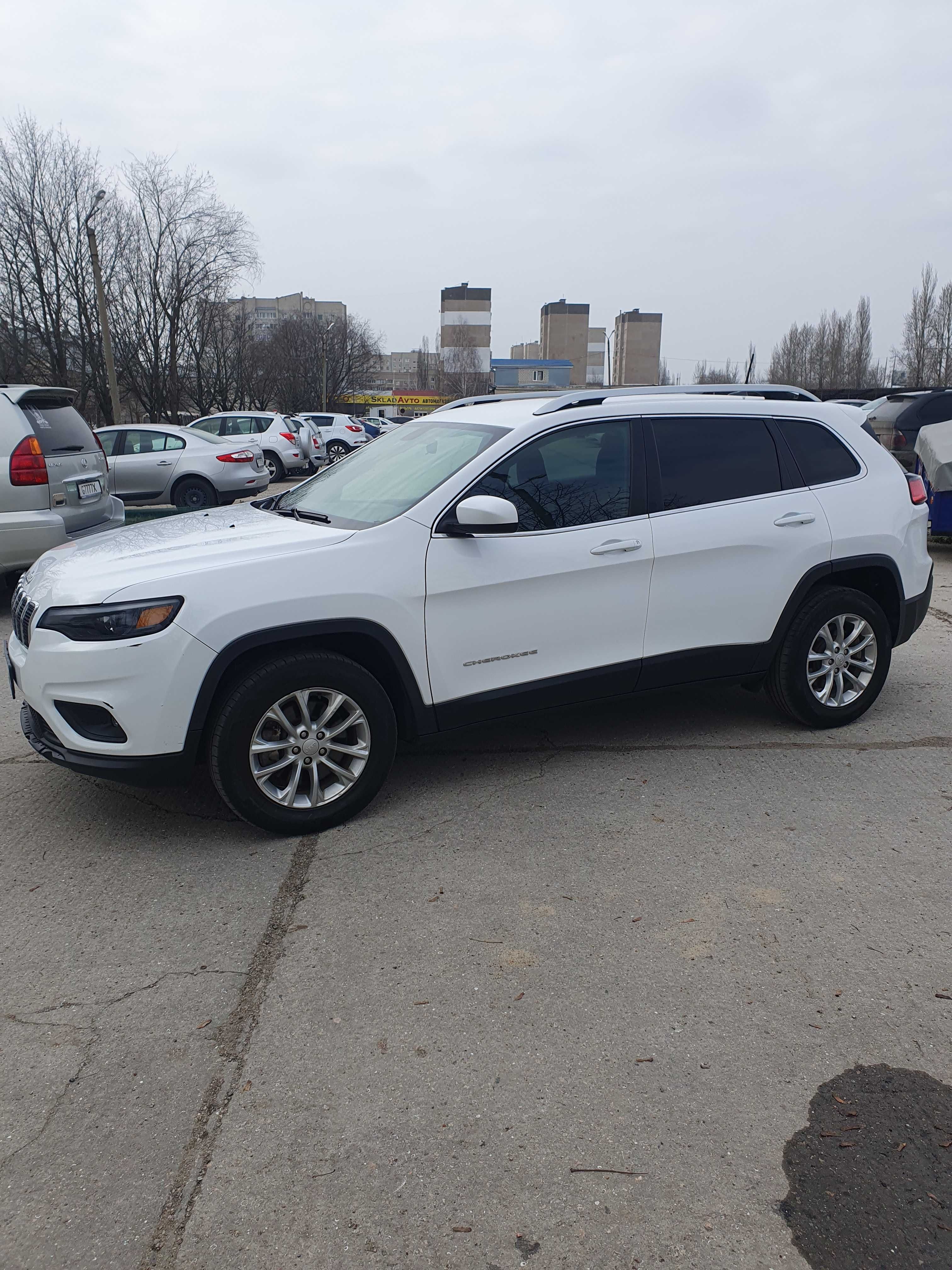 Автомобіль Jeep Cherokee