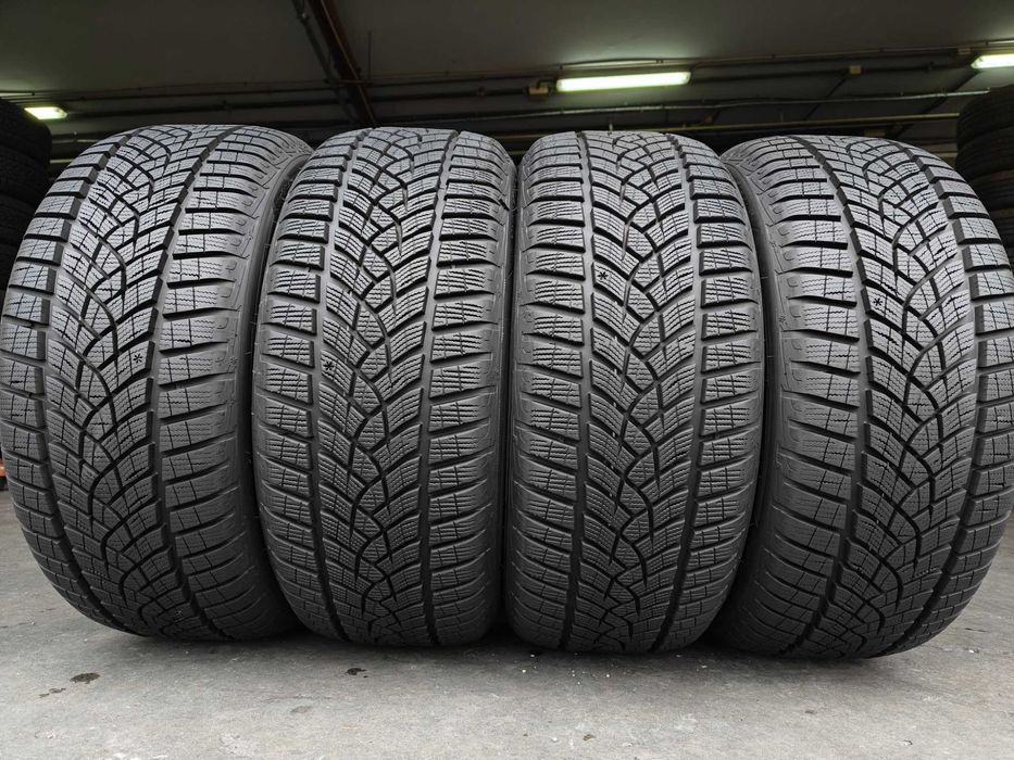 Goodyear UltraGrip R17 225 55 шини зимові агресивні арктичні