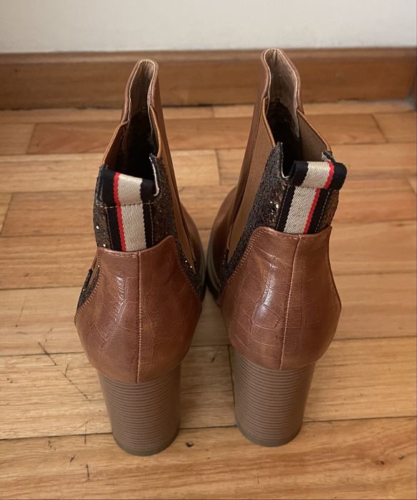 Bota Cano Curto marrom