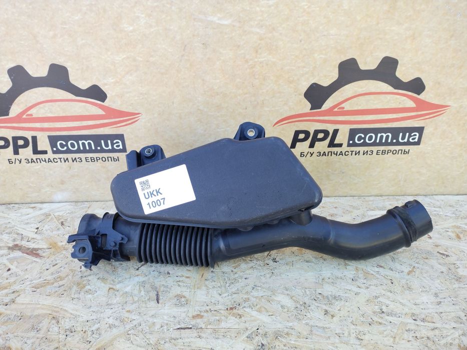 Toyota Auris I 09-12 Prius III 1.8 Hybrid резонатор воздушного фильтра