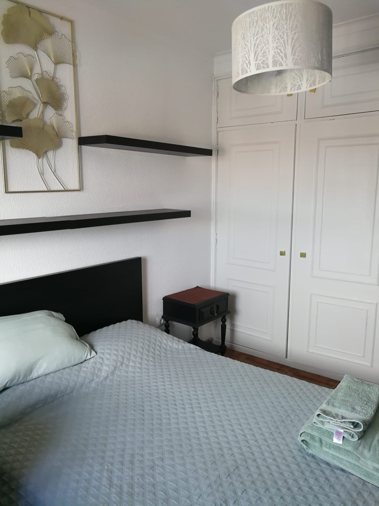 Alugo quarto privado