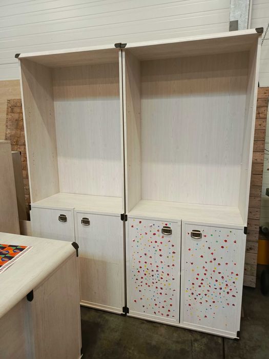 Komplet mebli do pokoju dziecięcego