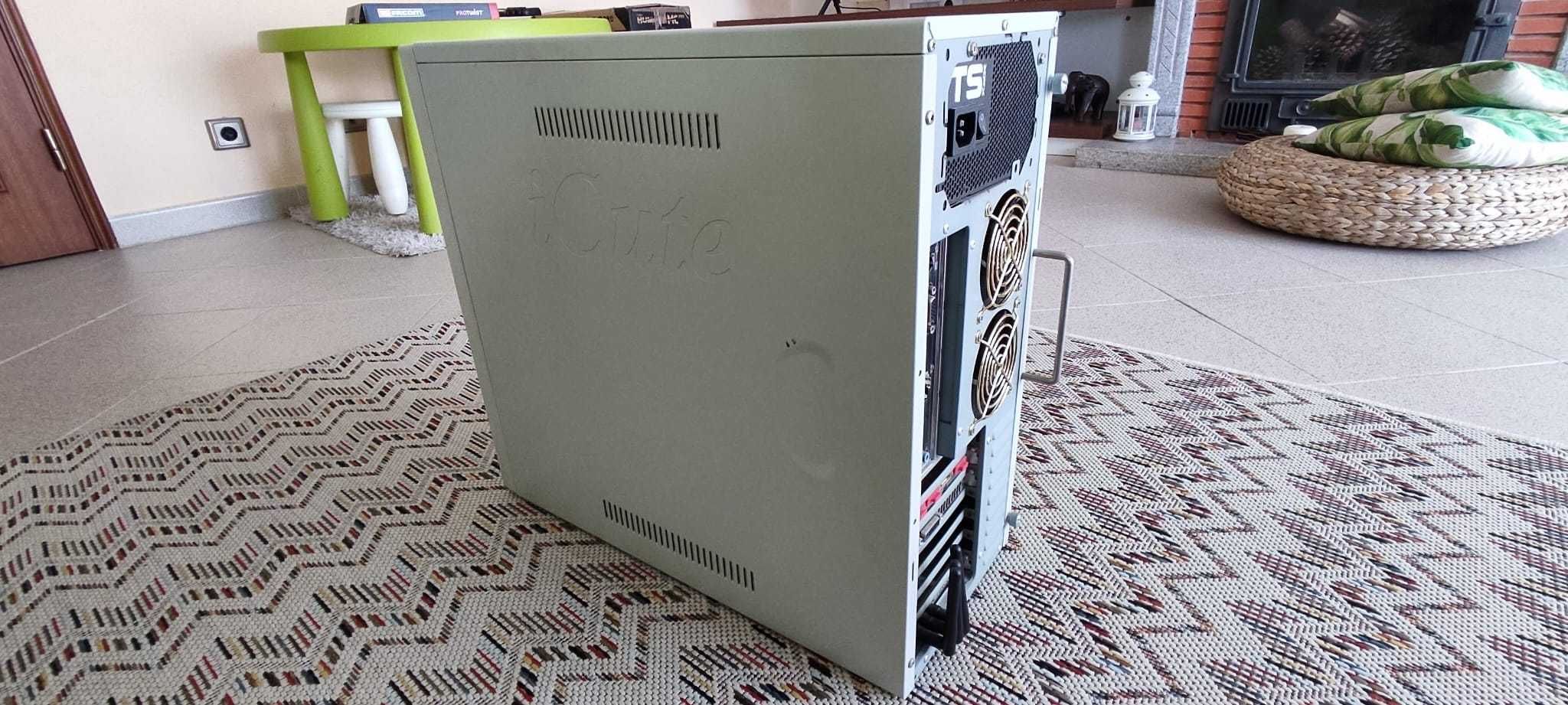 Caixa PC + opcionalmente componentes