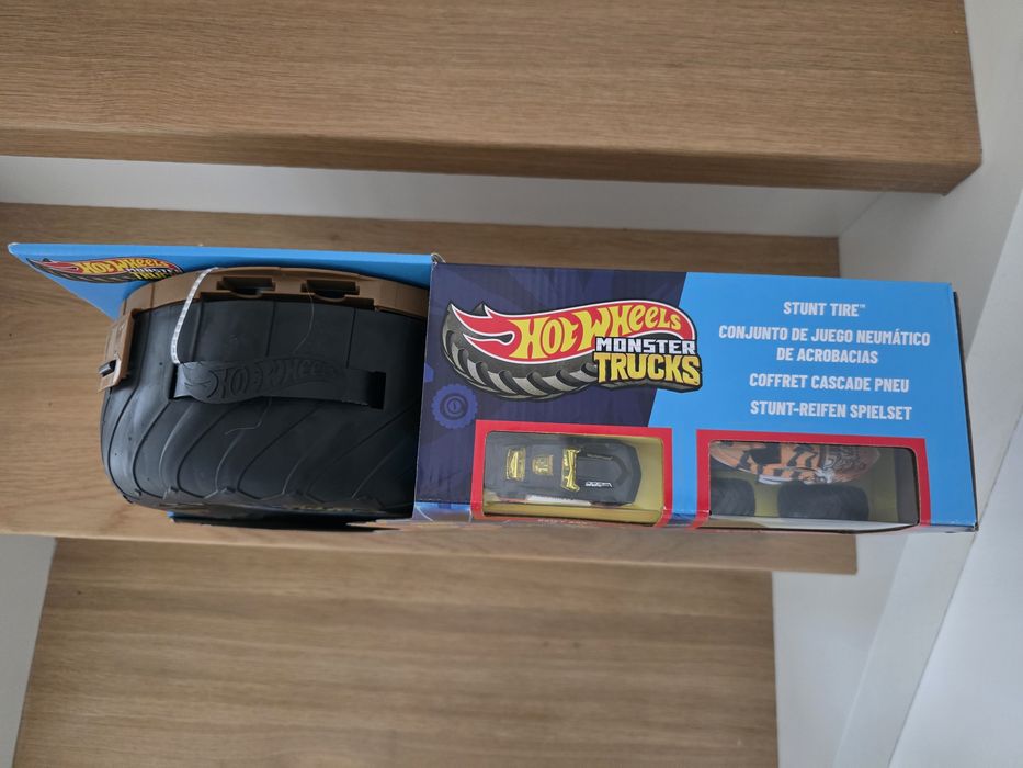 Opona hot wheels. Szybkie autka. Monster Truck Kaskaderska Opona