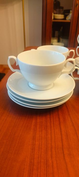 Bulionówki Chodzież ze spodkami 6 osób porcelana Maria Paula.