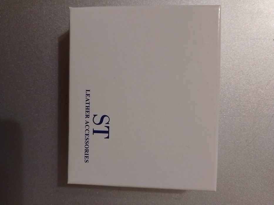 Продам новую кожаную визитницу  ST  Италия