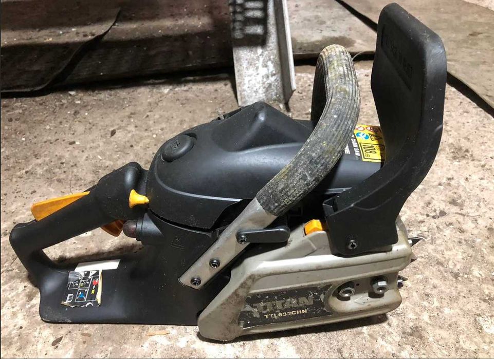 Продаю бензопилу "TITAN" TTL632CHN