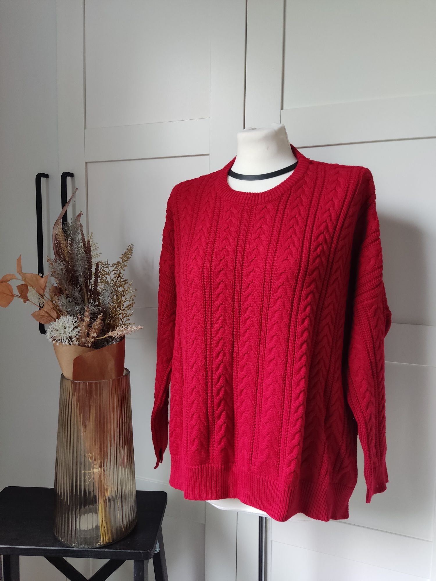 Piękny pleciony czerwony sweter Bershka S/36