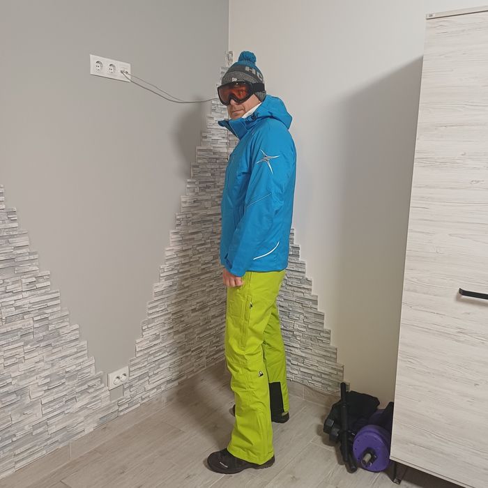 лижний костюм мега крутої фірми Phenix  з ботинками та бафом.