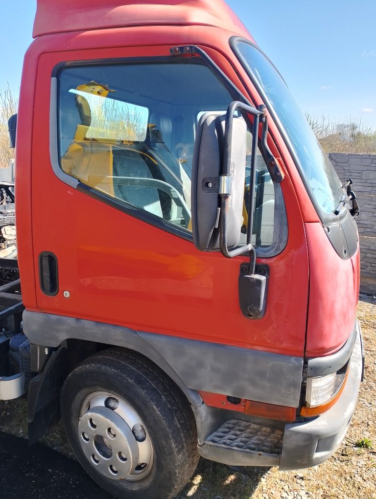 Mitsubishi Canter Kabina Kompletna Eu fotele drzwi lusterka części