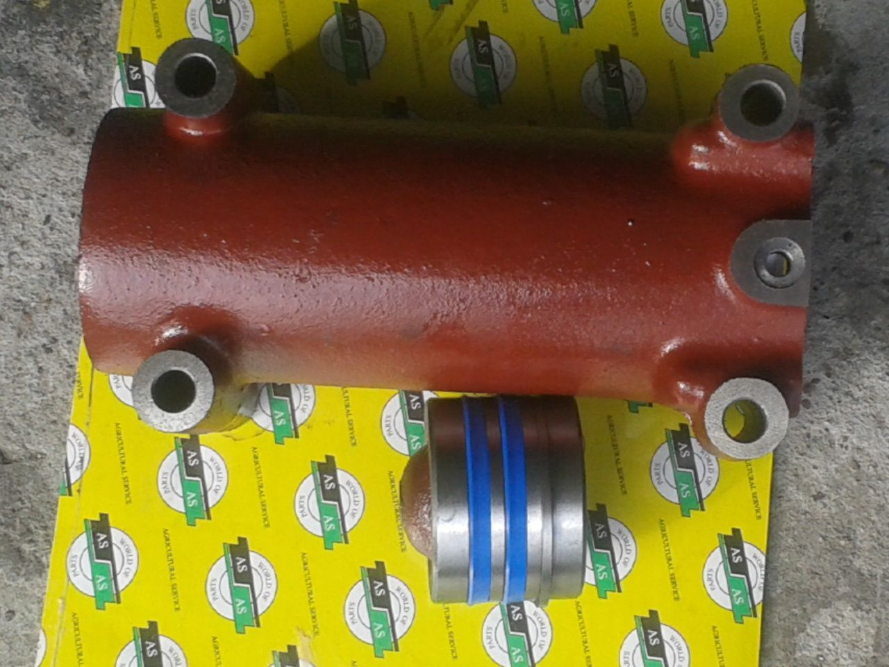 Siłownik cylinder podnośnika c330 c328 nowy typ