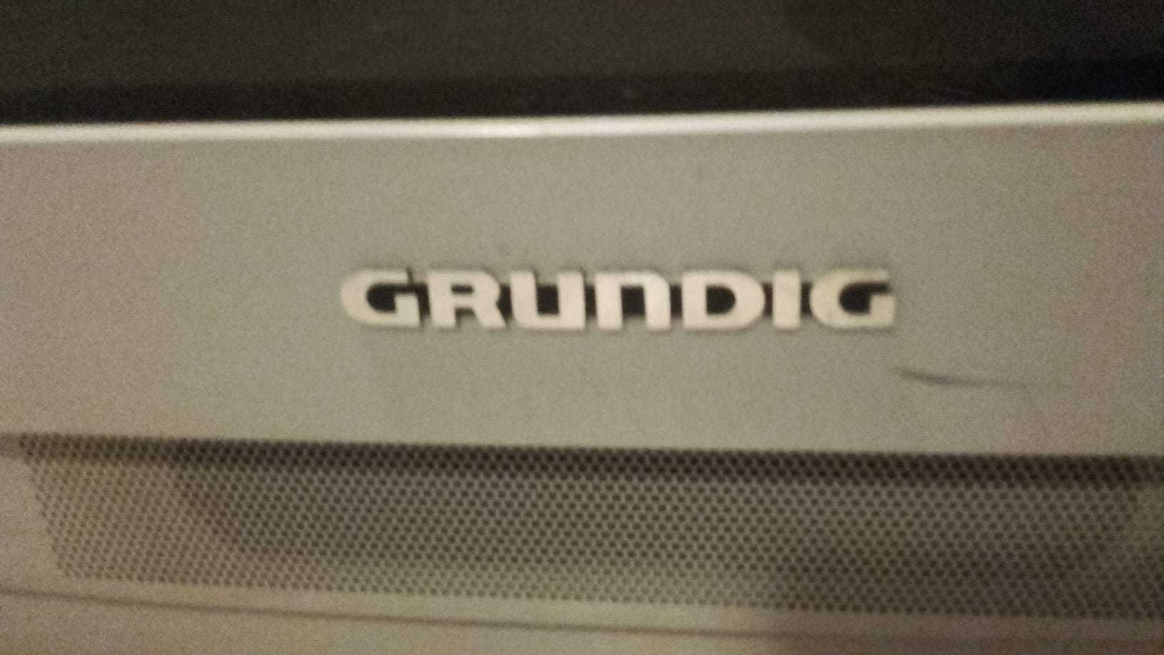 Televisão Grundig MW 82-100/9, de 80 cm. Em bom estado.