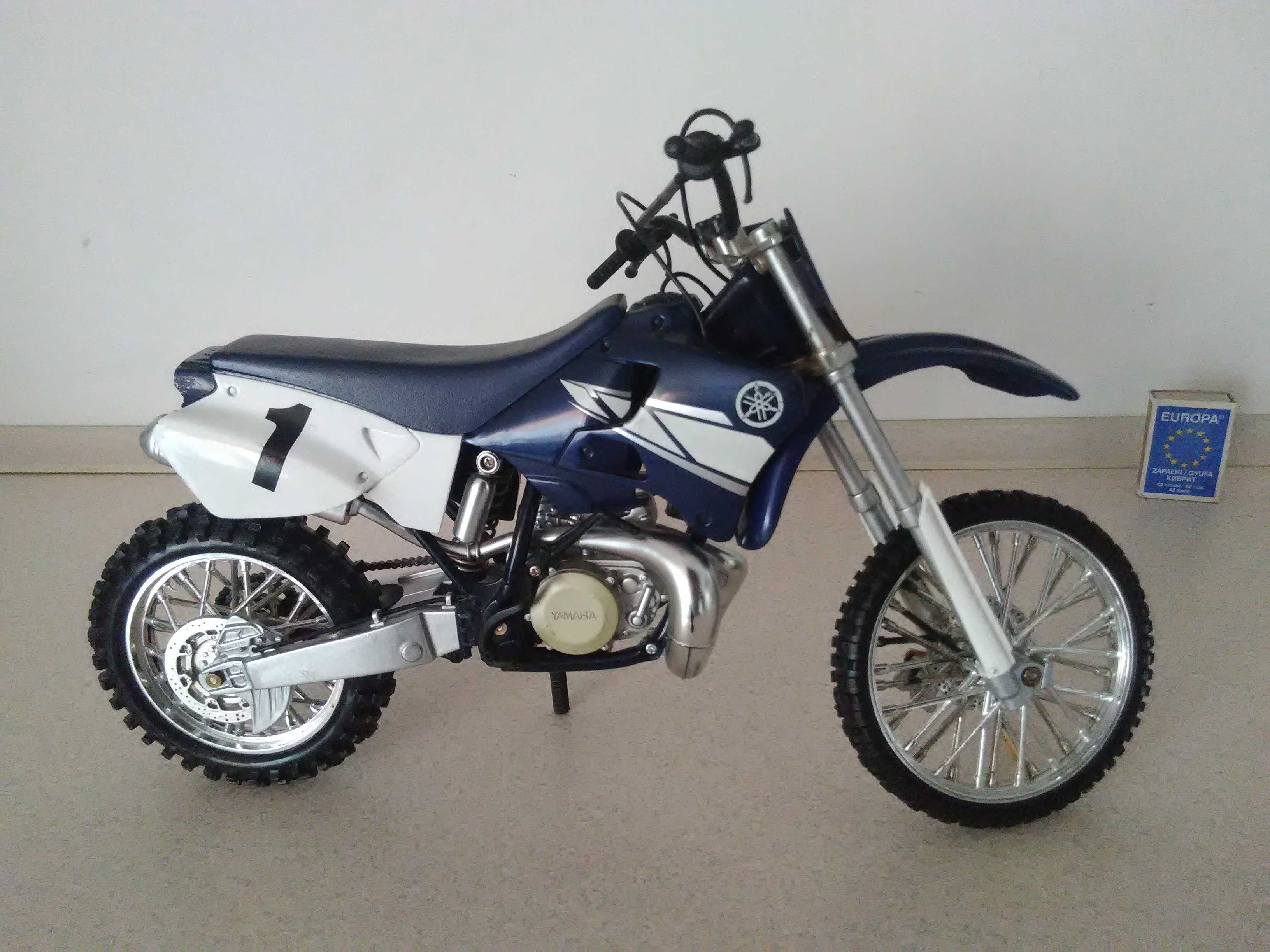 motor terenowy YAMAHA CROSS 125 lub 250 DUŻY model Motorsport