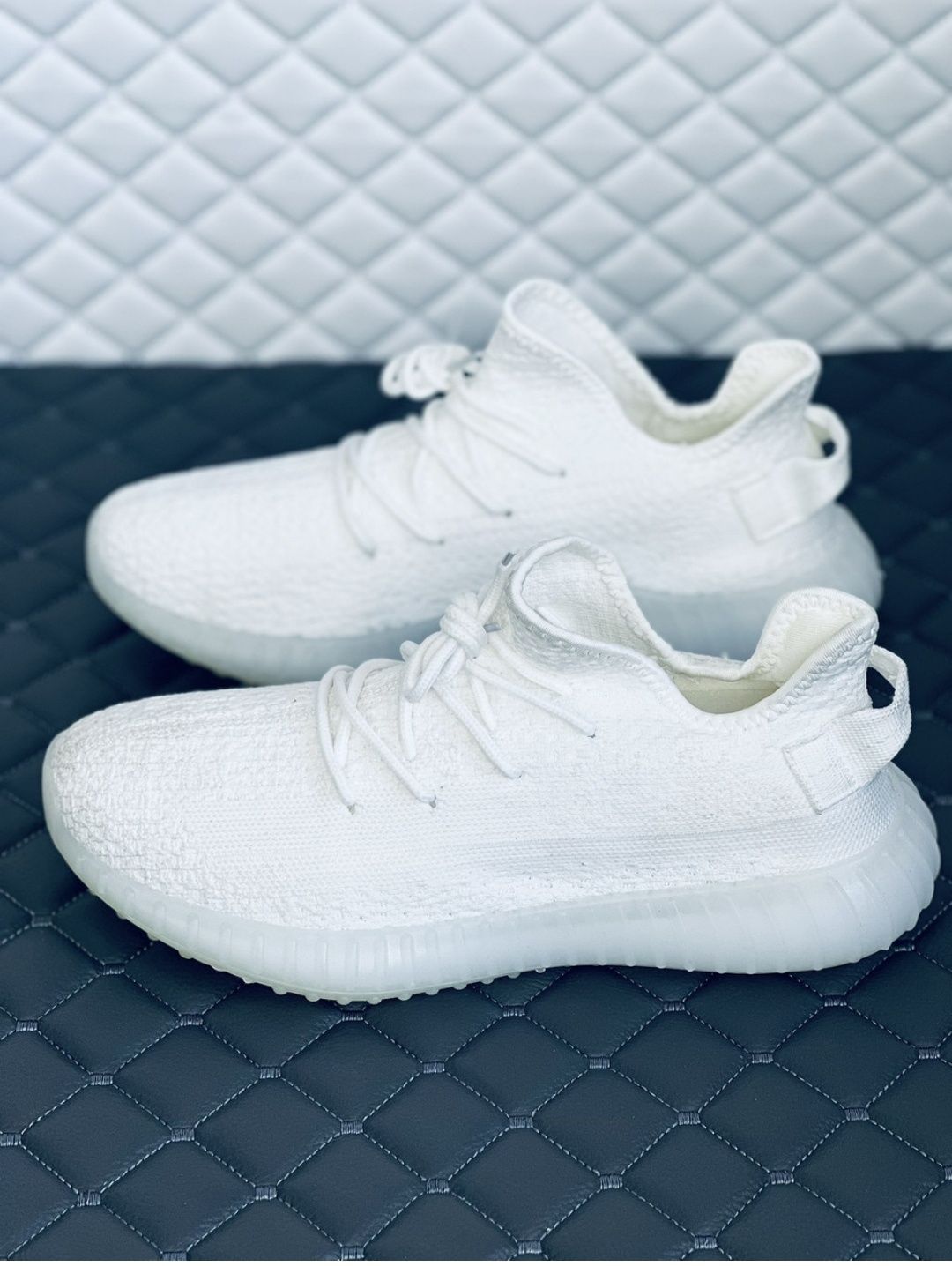 Женские кроссовки сетка adidas yeezy boost 350 v2 white белые