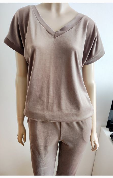 Damski welurow komplet dresowy