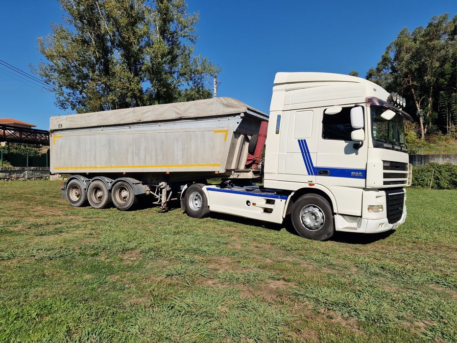 DAF e semireboque basculante