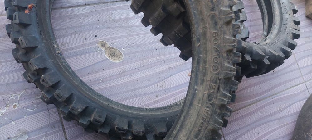 Покришкі на мотоцик