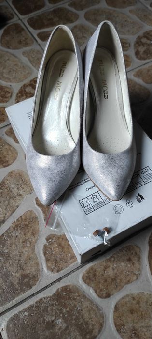 Buty szpilki damskie 38 srebrne
