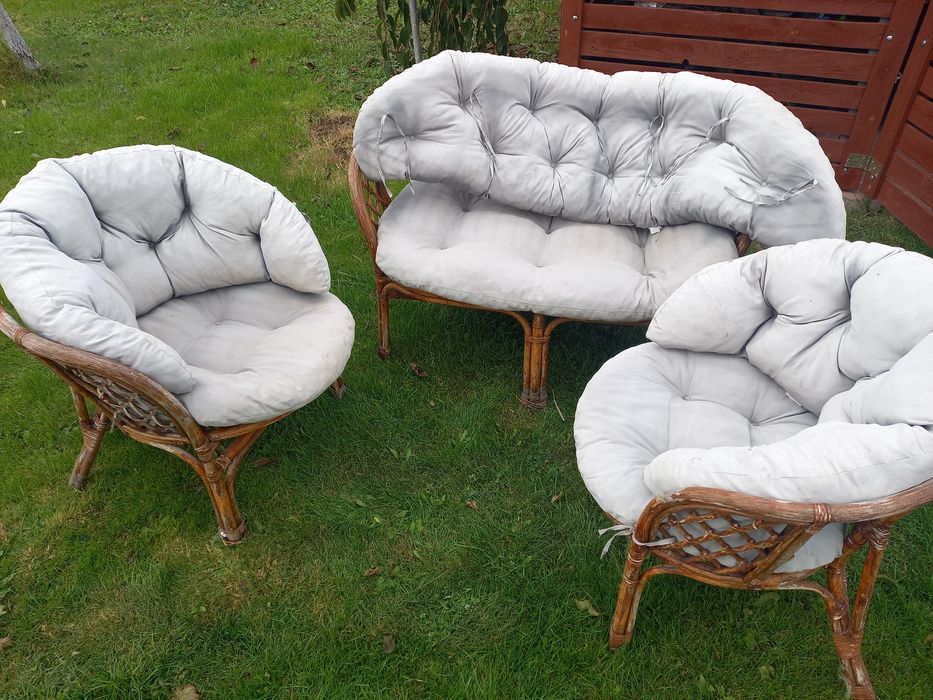 Zestaw mebli na taras z poduszkami