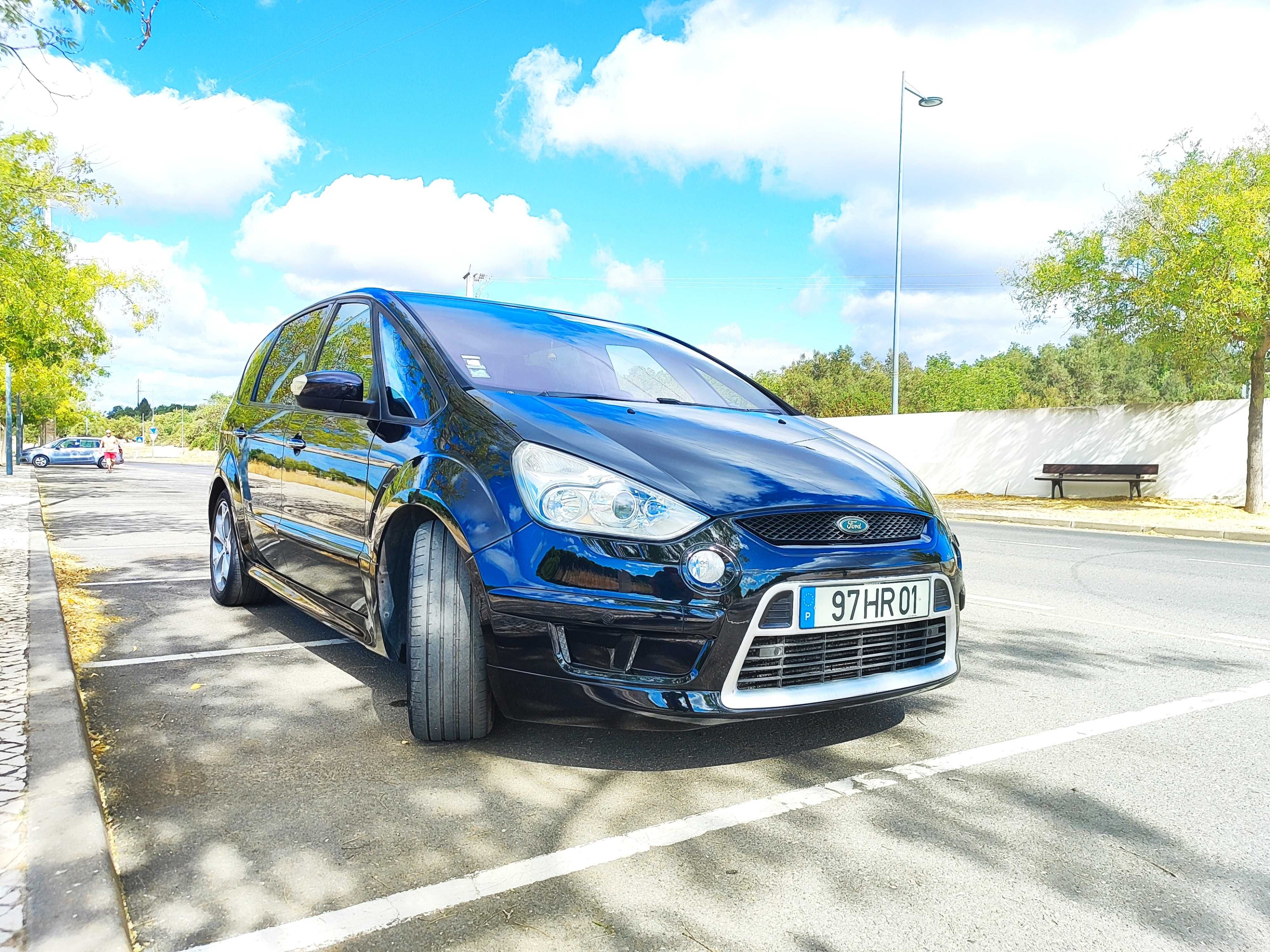 Ford S-MAX 2.2 TDCi - 175cv – Familiar Espaçoso  7 L – Full Extras