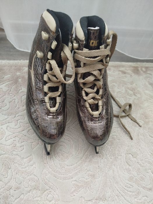 Фігурні ковзани , брендові, натуральна шкіра