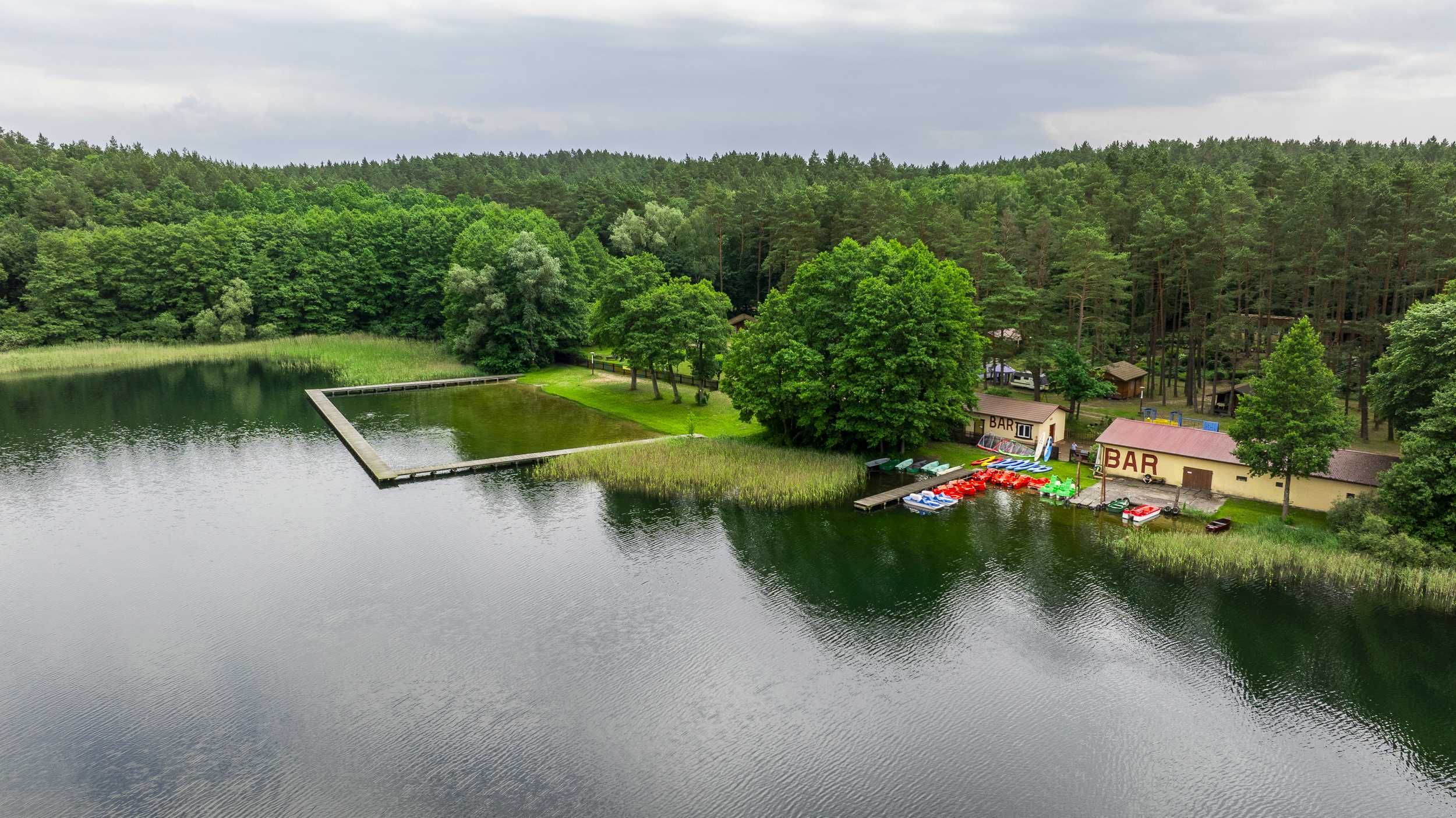 Wakacje Domki nad jeziorem Siecino - Ośrodek DRAWA