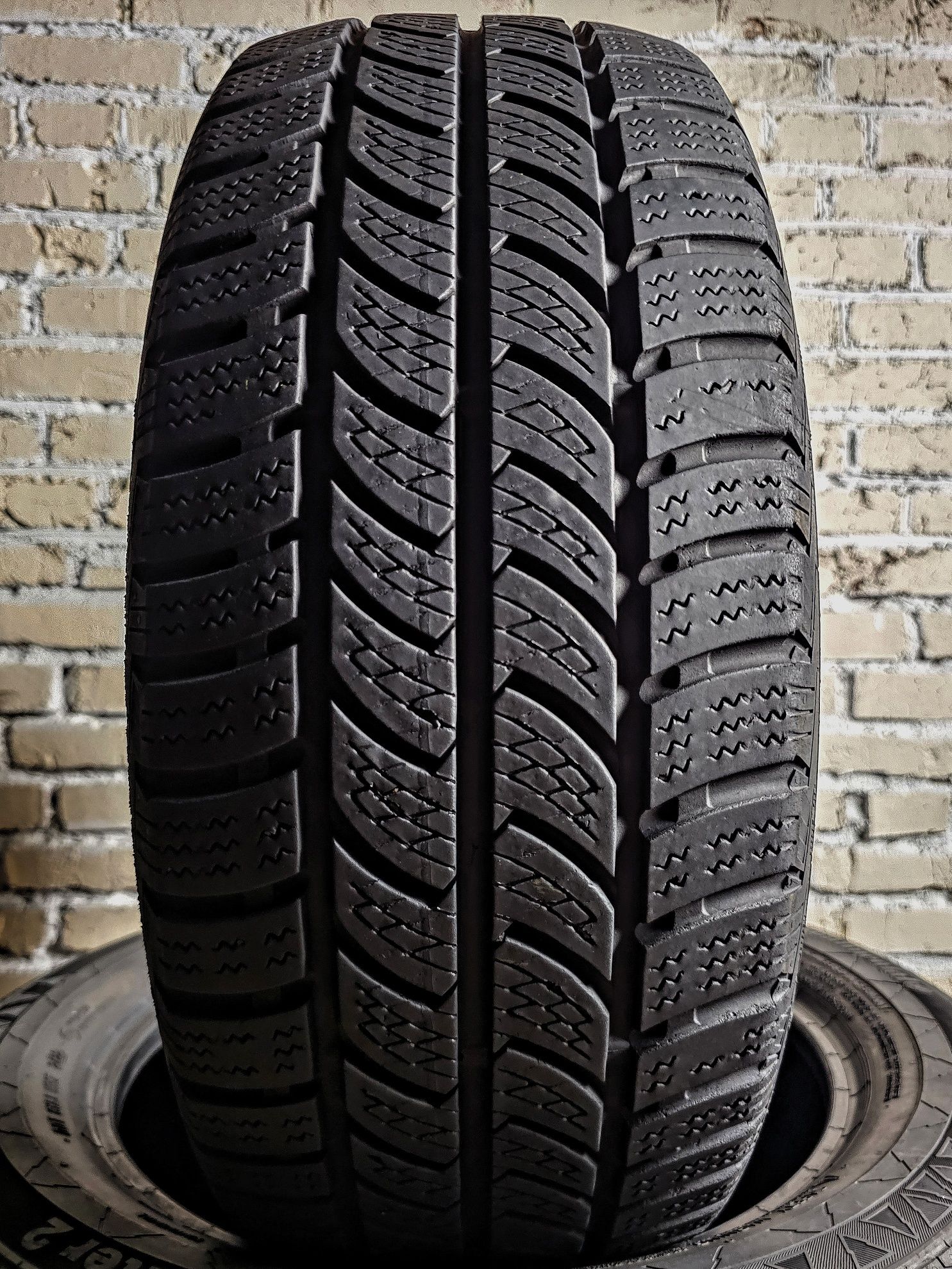 Зимові 225/55R17C Continental | 7.5mm | 2022 | Slovakia | Преміум шини