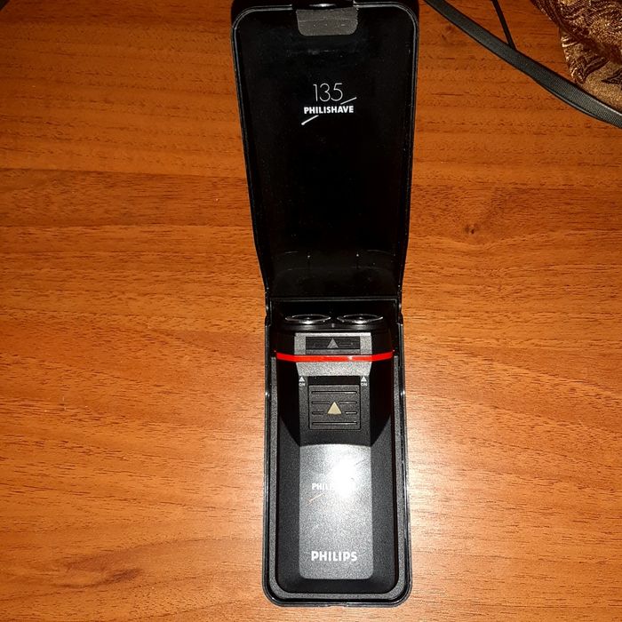 Продам бритву филипс 135 новую