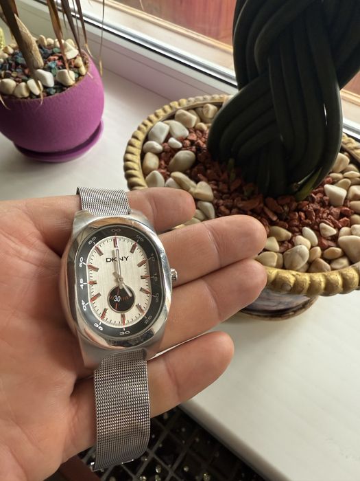 Часы DKNY 300402